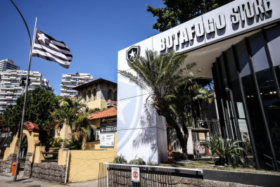 Após mais de dois anos, Botafogo reinaugura megaloja de General Severiano