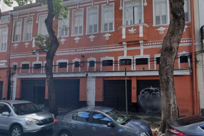 Corpo de Bombeiros interdita boate na Lapa em que modelo morreu ao cair de escada