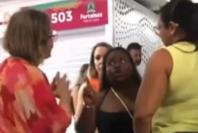 Vídeo: Jojo Todynho se envolve em confusão em feira de Fortaleza