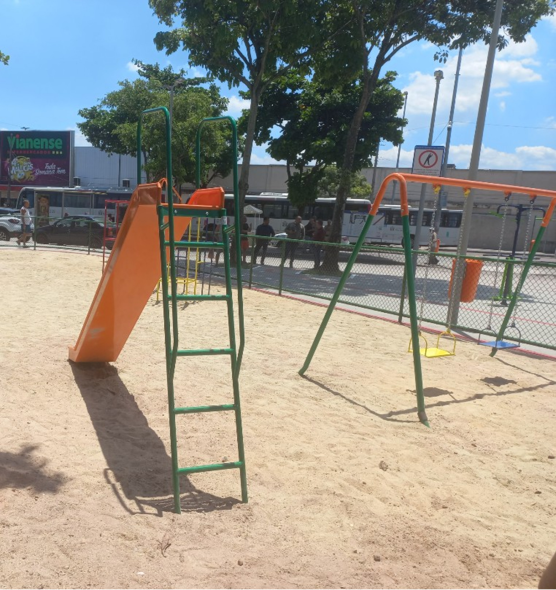 Espaço em Cascadura agora conta com nova área de lazer para crianças