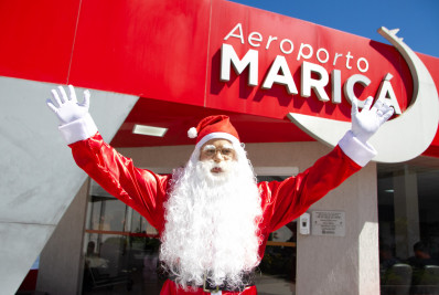 Aeroporto de Maricá recebe voo de Papai Noel e distribuição de presentes