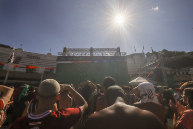 Vídeo: veja a festa da torcida do Fluminense na Casa Laranjeiras com os gols no Mundial