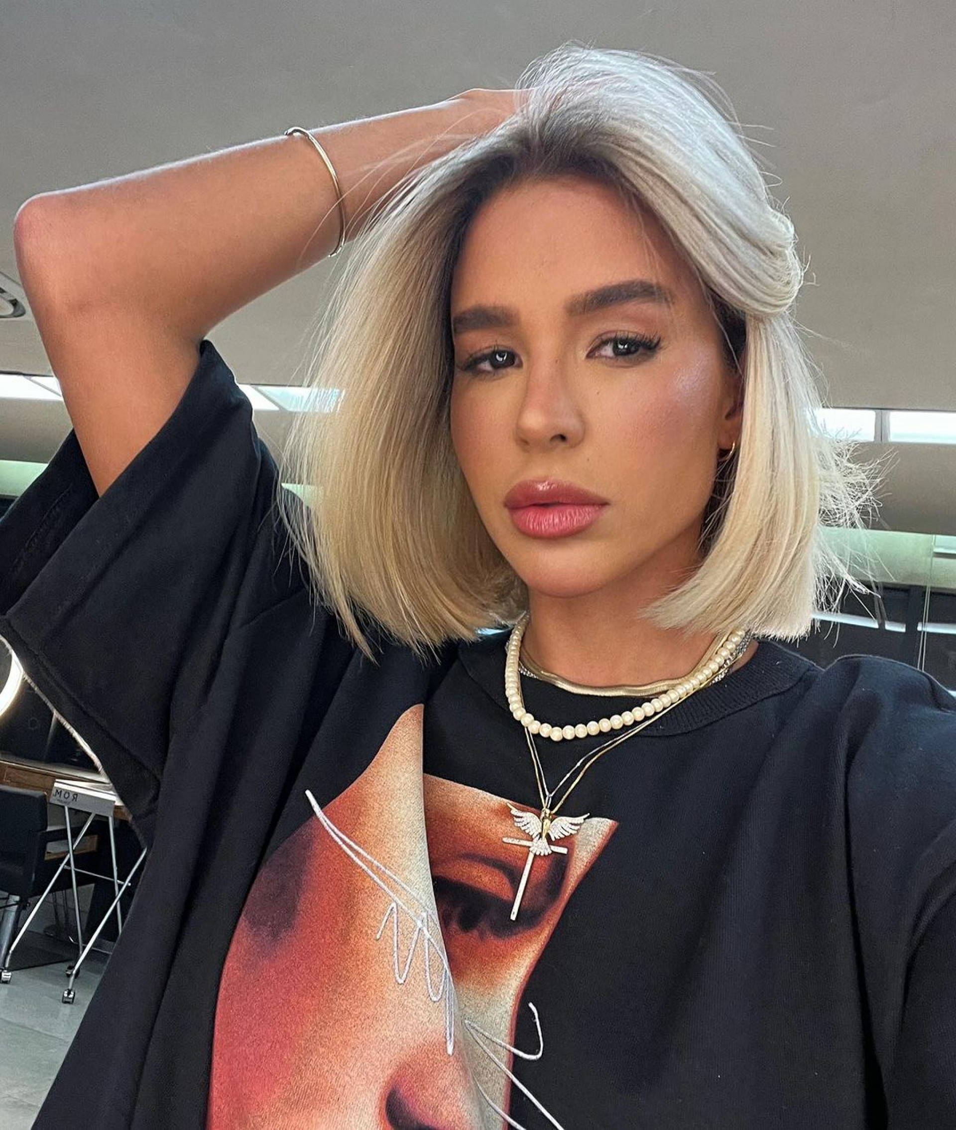 Kerline muda o visual e fica loira - Reprodução