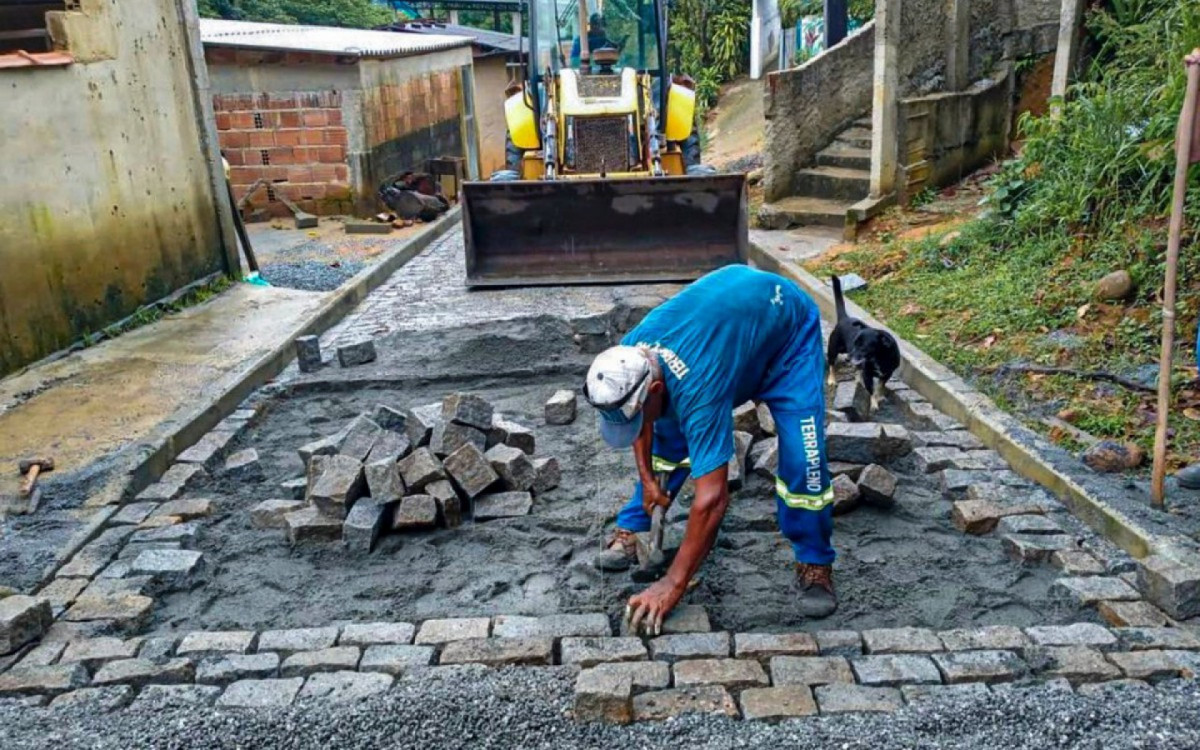 Divulgada em janeiro de 2023, foto ilustrava notícia de que obras estariam avançando e melhorando a vida dos moradores