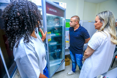 Secretário e primeira-dama visitam unidades de saúde em Belford Roxo