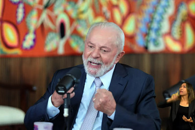 Lula sanciona 'Pé de Meia', programa de poupanças para estudantes do ensino médio