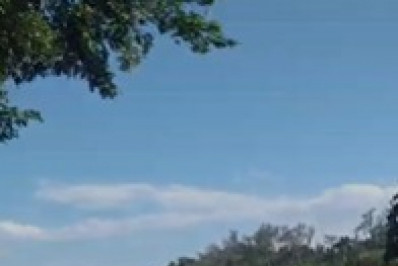 Colisão entre veículos deixa trânsito lento na Via Dutra