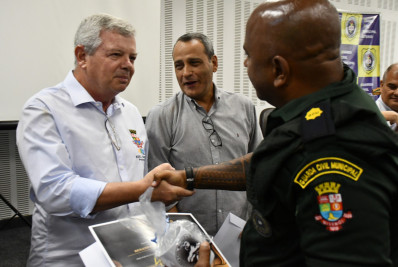 Guarda Municipal de Niterói premia agentes que se destacaram este ano