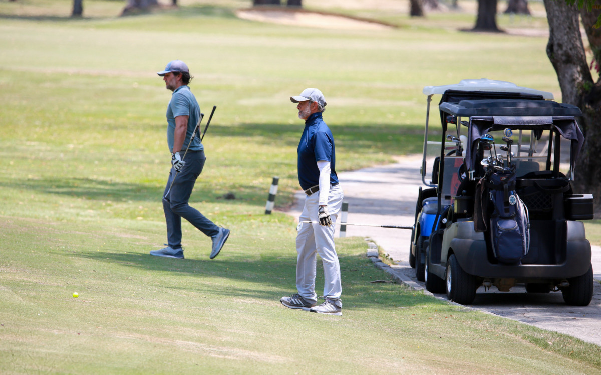Marcos Pasquim e Rodrigo Lombardi jogam golfe em clube no Rio