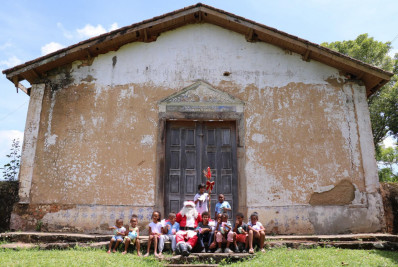 Comunidade quilombola de Santana recebe visita do Papai Noel