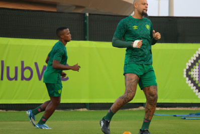 Felipe Melo rebate jornal inglês que ironizou idade do elenco do Fluminense: 'Palco para idiotas'