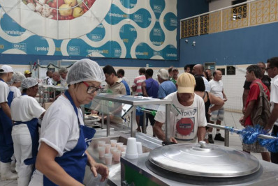 Restaurantes populares recebem almoço de Natal nesta sexta