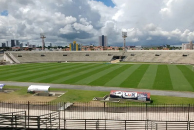 Dirigente do Flamengo visita estádio na Paraíba que pode receber jogo do clube no Carioca