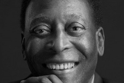 Teste de DNA com mulher que poderia ser filha de Pelé dá negativo