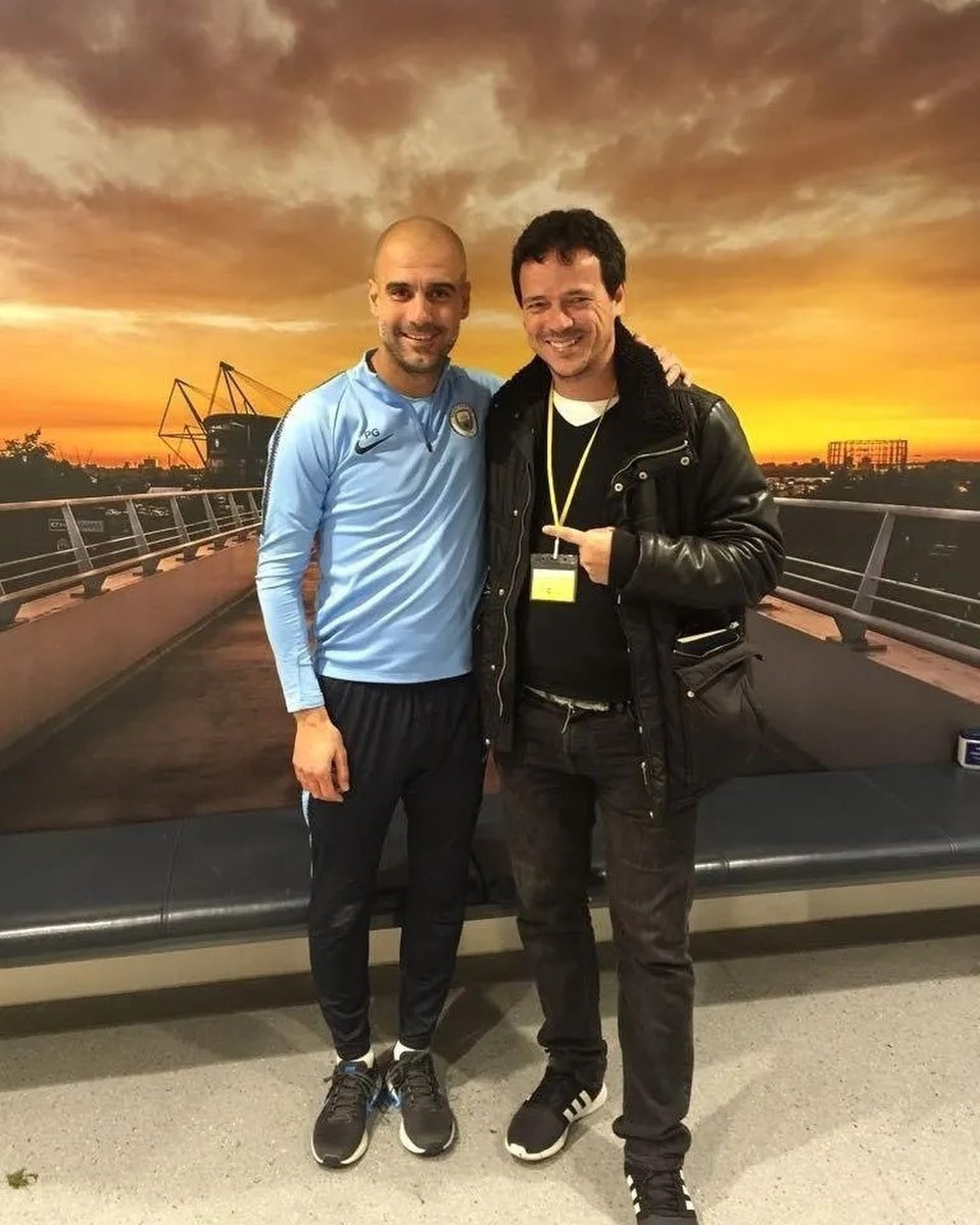 Em 2018, Fernando Diniz visitou o Manchester City de Pep Guardiola - Reprodução de Instagram