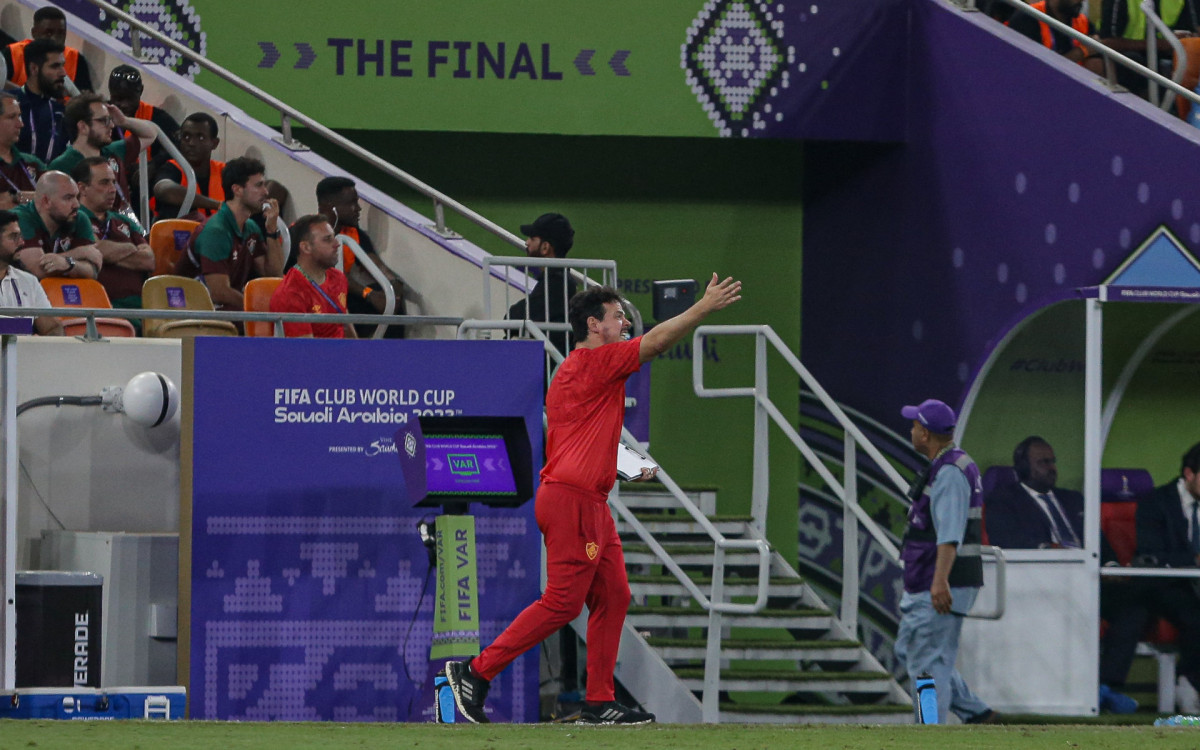 Fernando Diniz na final do Mundial entre Fluminense e Manchester City - Lucas Merçon/Fluminense