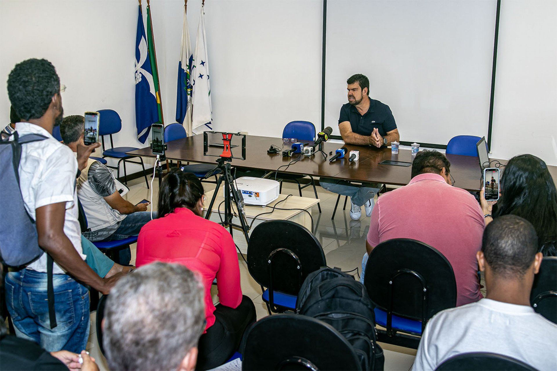 O prefeito Welberth Rezende participou de uma coletiva de imprensa - Foto: Moisés Bruno H. Santos