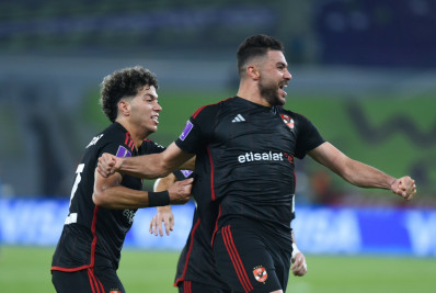 Em jogo divertido e com muitas falhas, Al Ahly bate o Urawa Reds e fica em terceiro no Mundial