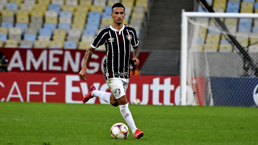 Ex-volante do Fluminense é anunciado como novo reforço do Grêmio
