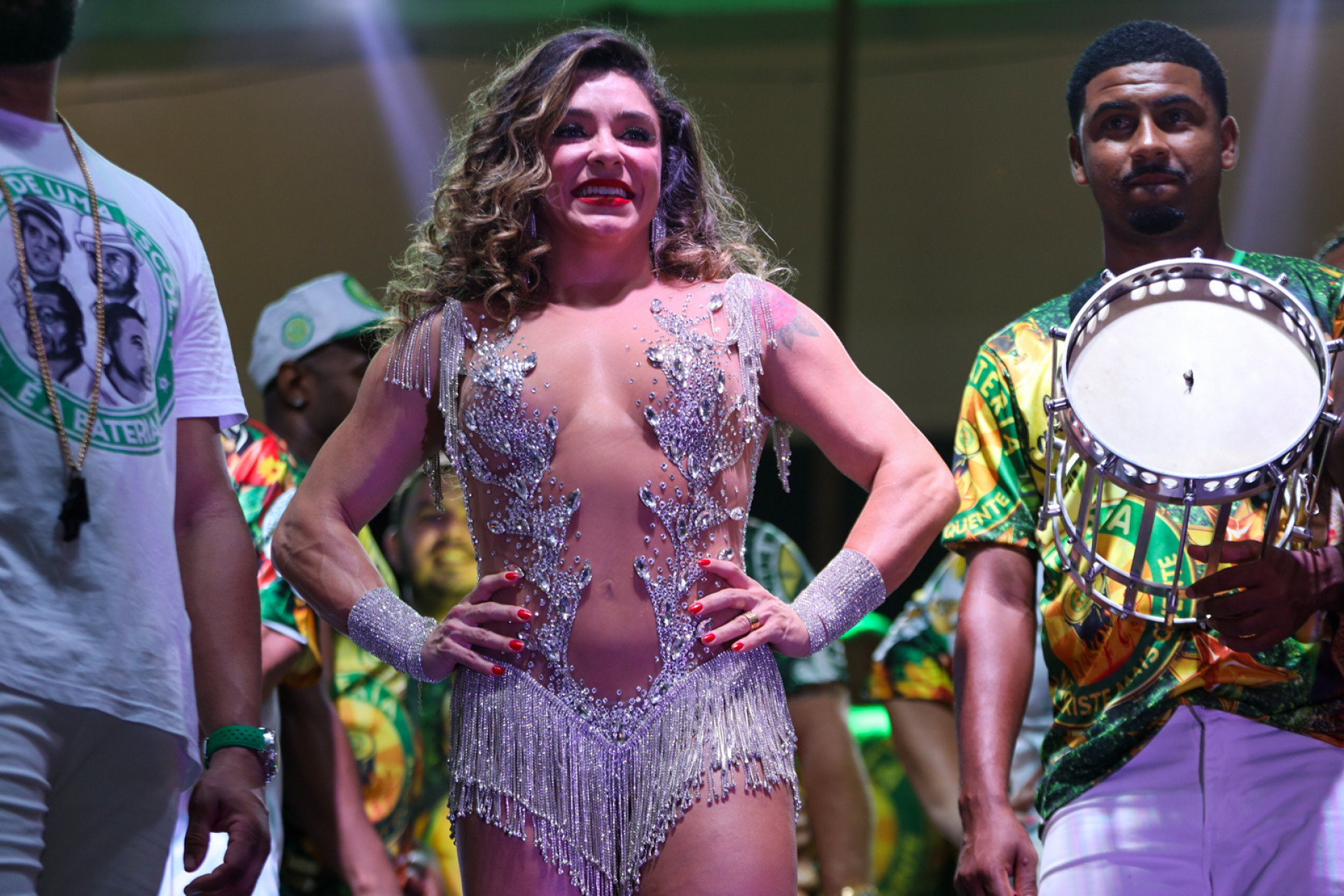 Fabíola de Andrade é coroada rainha de bateria da Mocidade - Thyago Andrade / Agnews