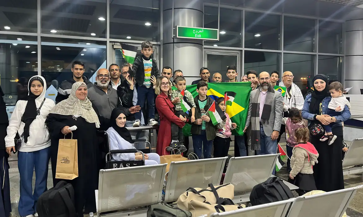 Terceiro grupo de brasileiros repatriados de Gaza deixa o Egito - GovBR/Fab
