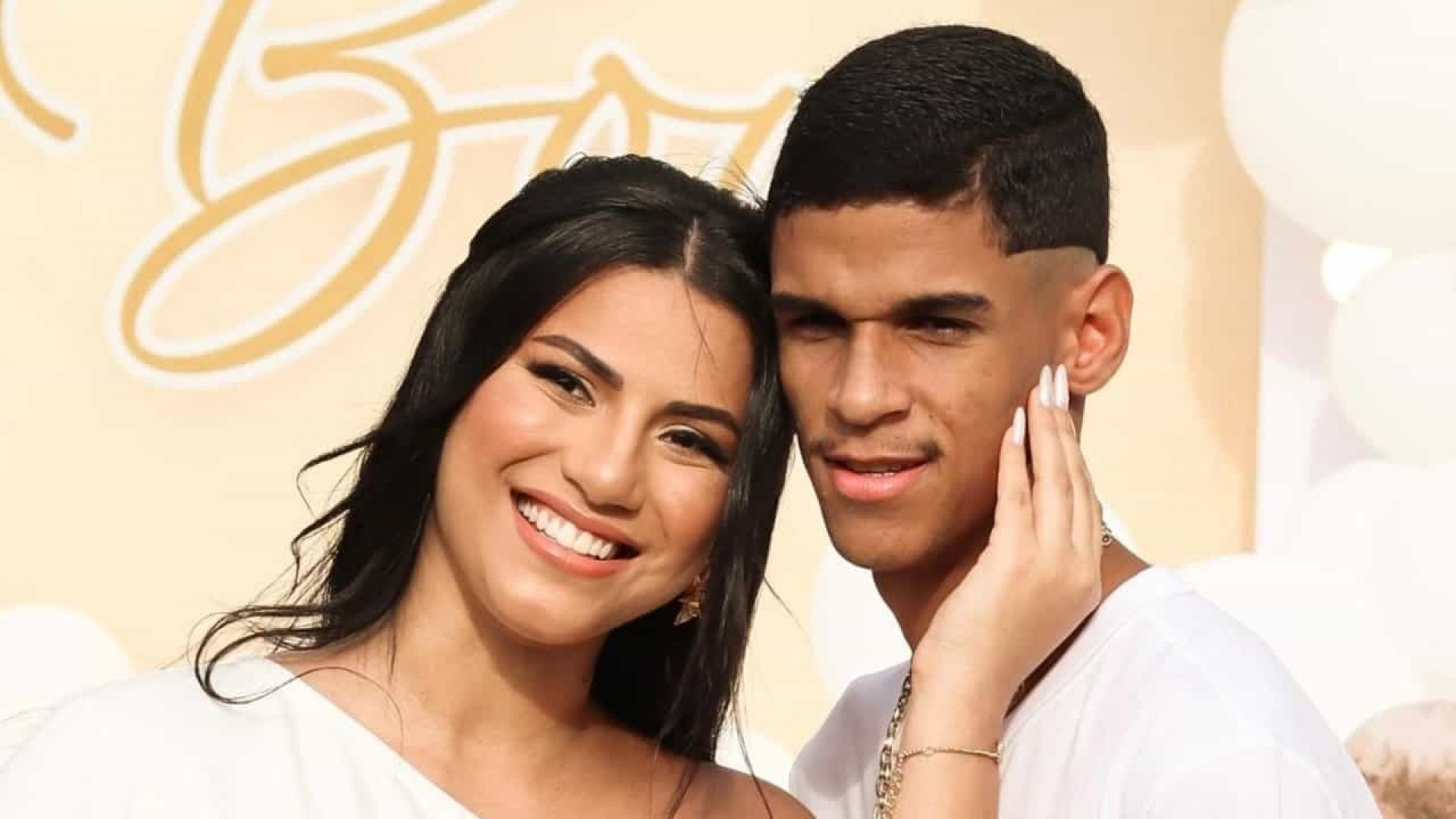 Távila Gomes e Luva de Pedreiro estão à espera do primeiro filho - Reprodução / Instagram