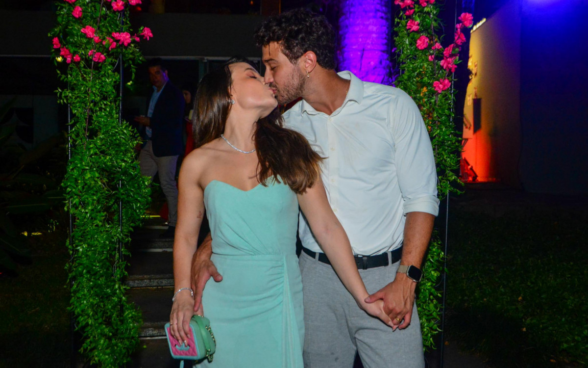 Larissa Manoela e André Luiz Frambach 