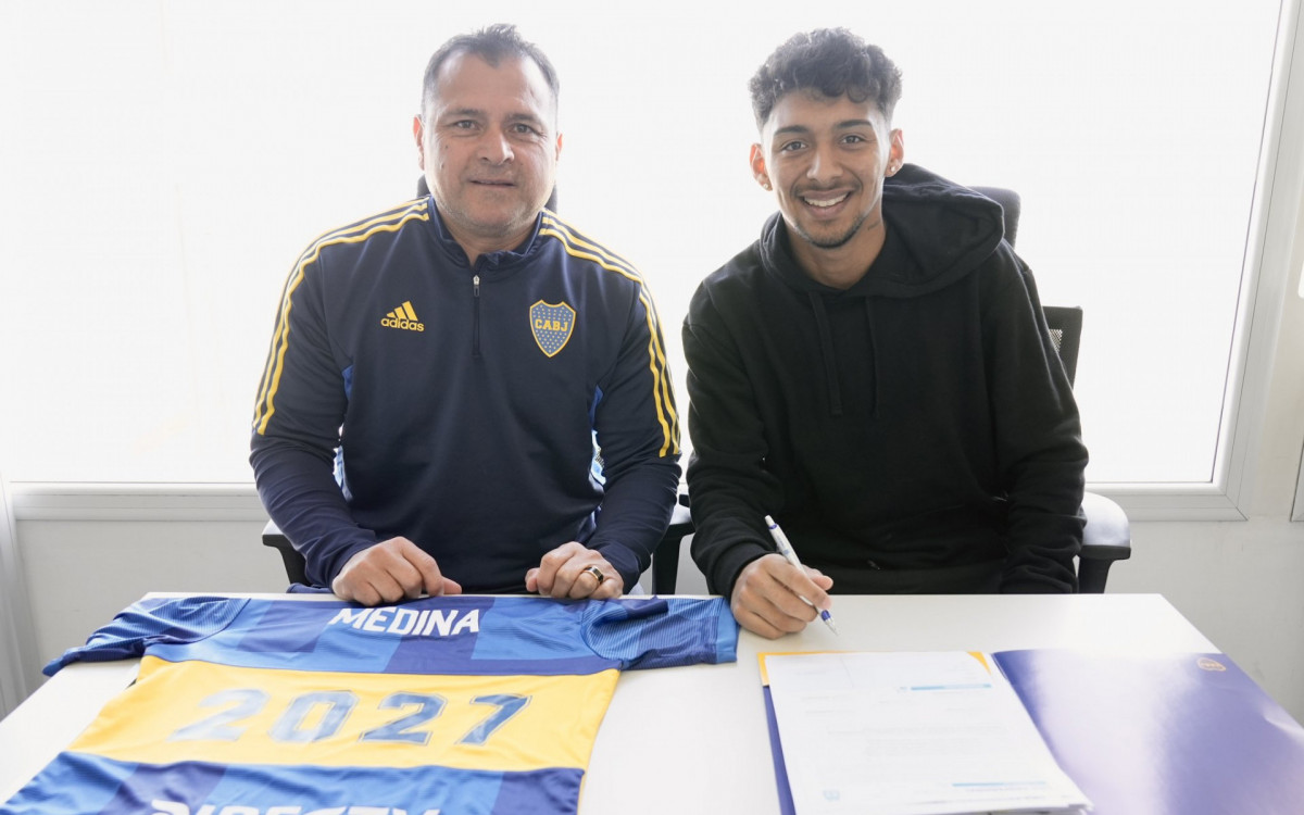 Cristian Medina renovou contrato em agosto com o Boca Juniors, até 2027 - Divulgação/Boca Juniors