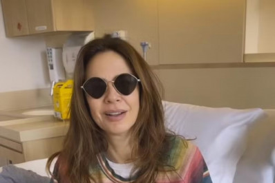 Luciana Gimenez comemora retirada de parafuso da perna: 'Muito feliz'