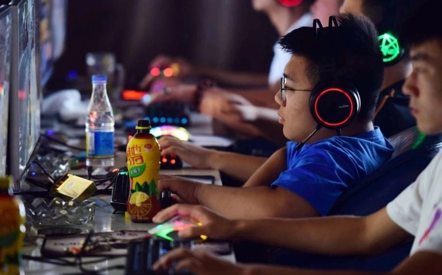 China planeja revisar projeto de restrições a jogos eletrônicos virtuais