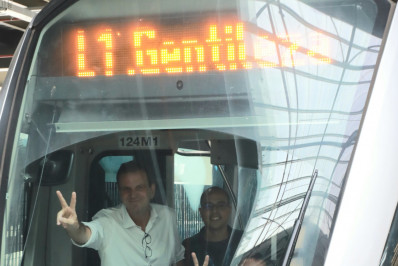 Rio faz primeira viagem-teste do VLT para o Terminal Gentileza