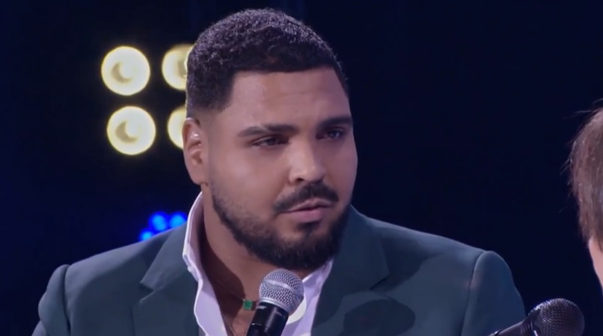 Paulo Vieira participa do especial de fim de ano de Roberto Carlos   - Reprodução de vídeo / TV Globo