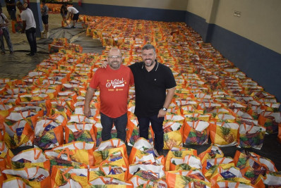 Gestão Municipal de Cordeiro entrega mais de 1,3 mil cestas natalinas aos servidores