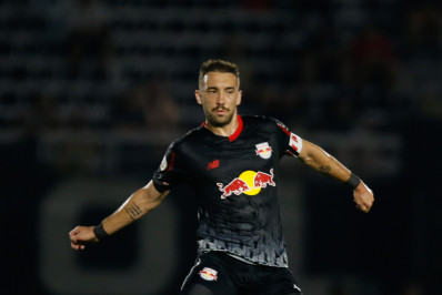 Alvo do Flamengo, Léo Ortiz treina separadamente do grupo no Red Bull Bragantino