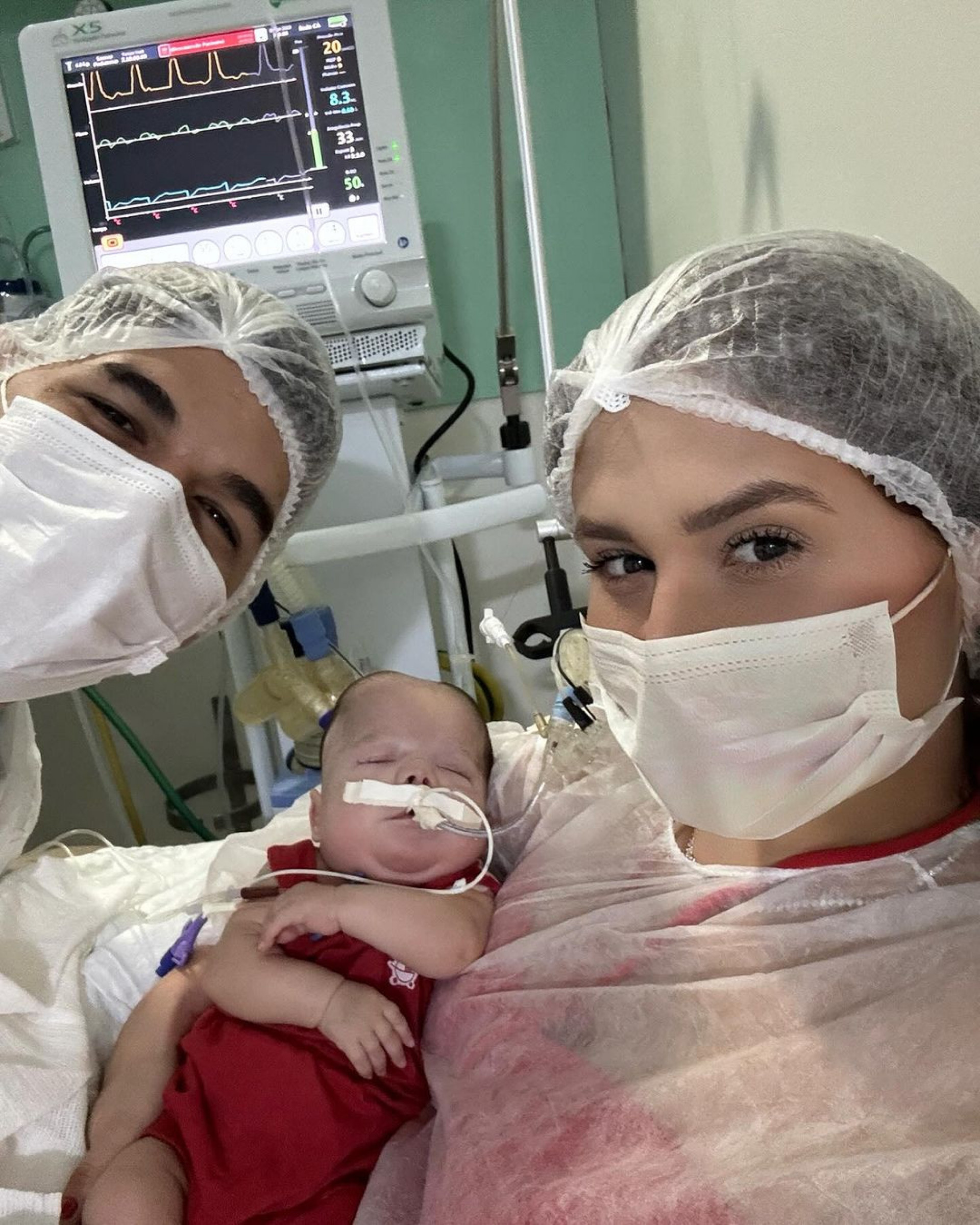 Zé Vaqueiro e Ingra Soares comemoram mesversário do filho com festa em hospital - Reprodução / Instagram