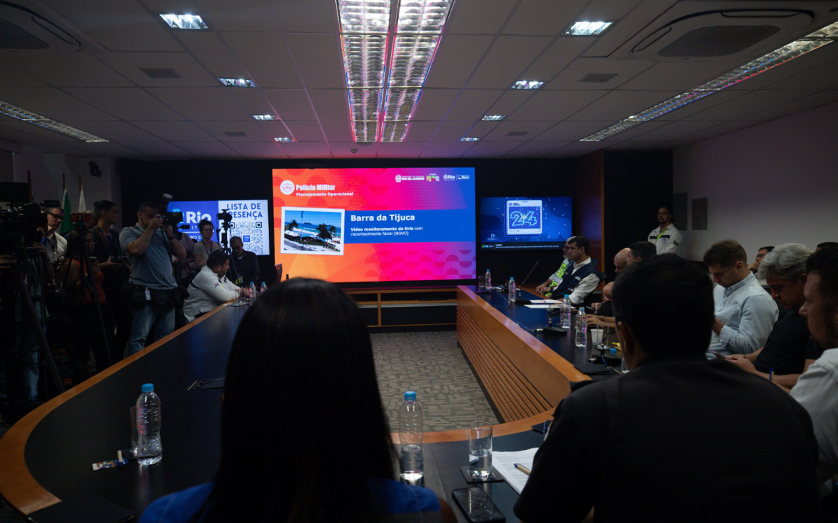 Coletiva da Prefeitura sobre o Réveillon na Sala de Crise do Centro de Operações Rio (COR), nesta terça-feira (26)