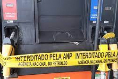 Postos de combustíveis são interditados em operação