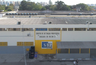 Presos rendem segurança e fogem de centro de detenção em São Paulo