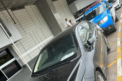 Estrangeiro é preso por furtar carro no estacionamento do Galeão