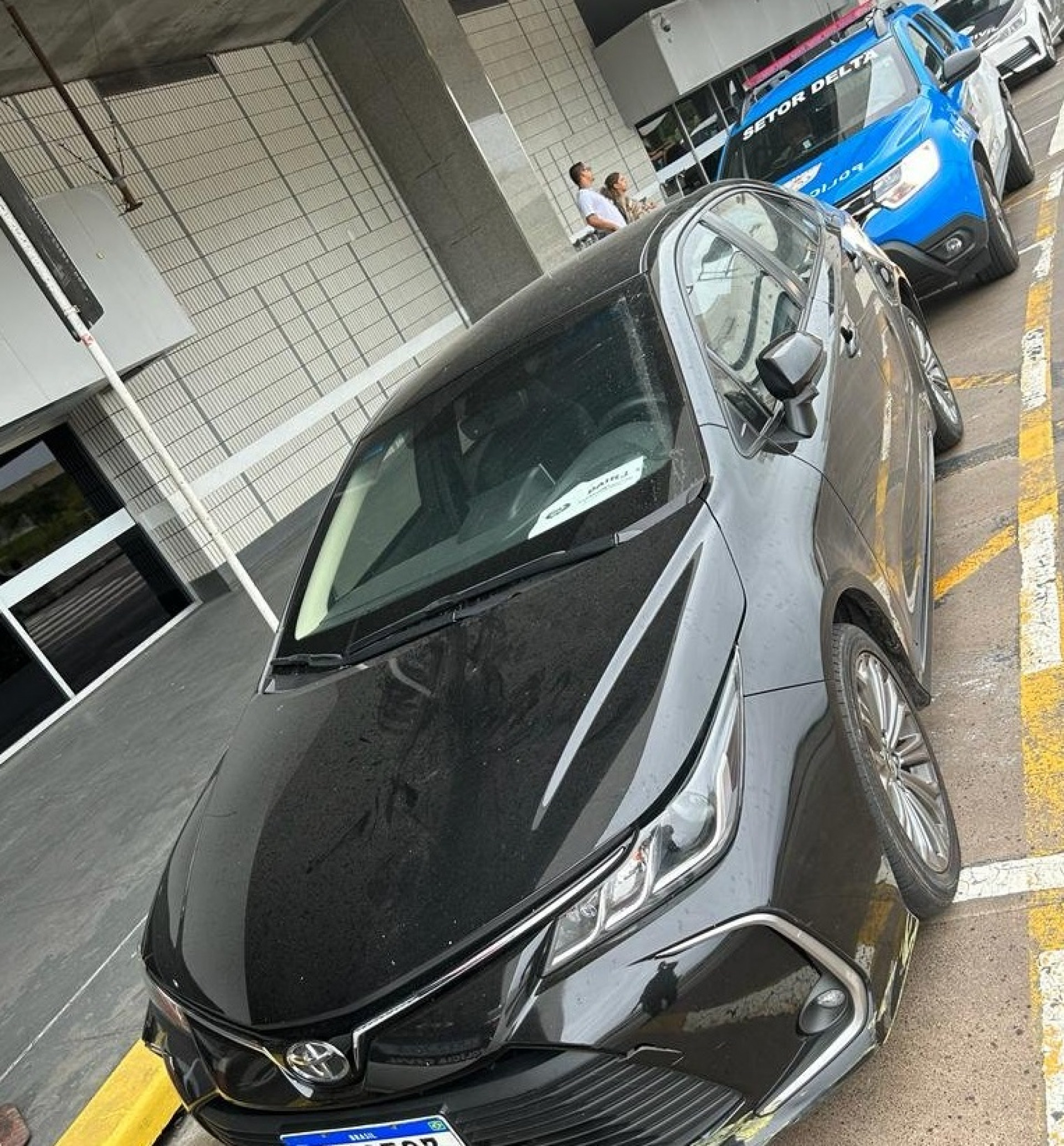 Carro foi furtado no estacionamento do aeroporto internacional do Galeão - Reprodução / @pmerj