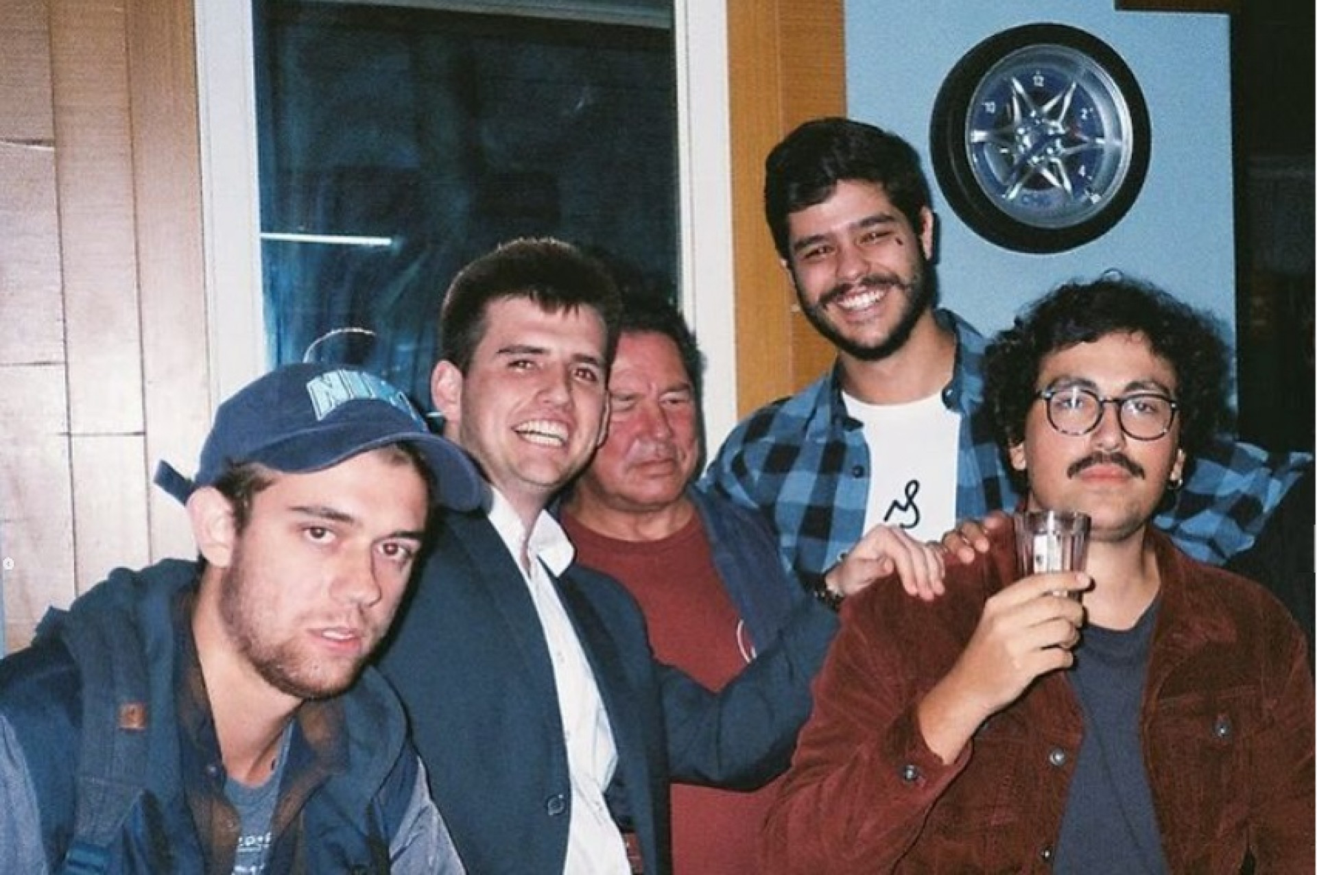 Pedrinho com os integrantes da banda 'Jovem Dionísio' - Reprodução/Rede Social