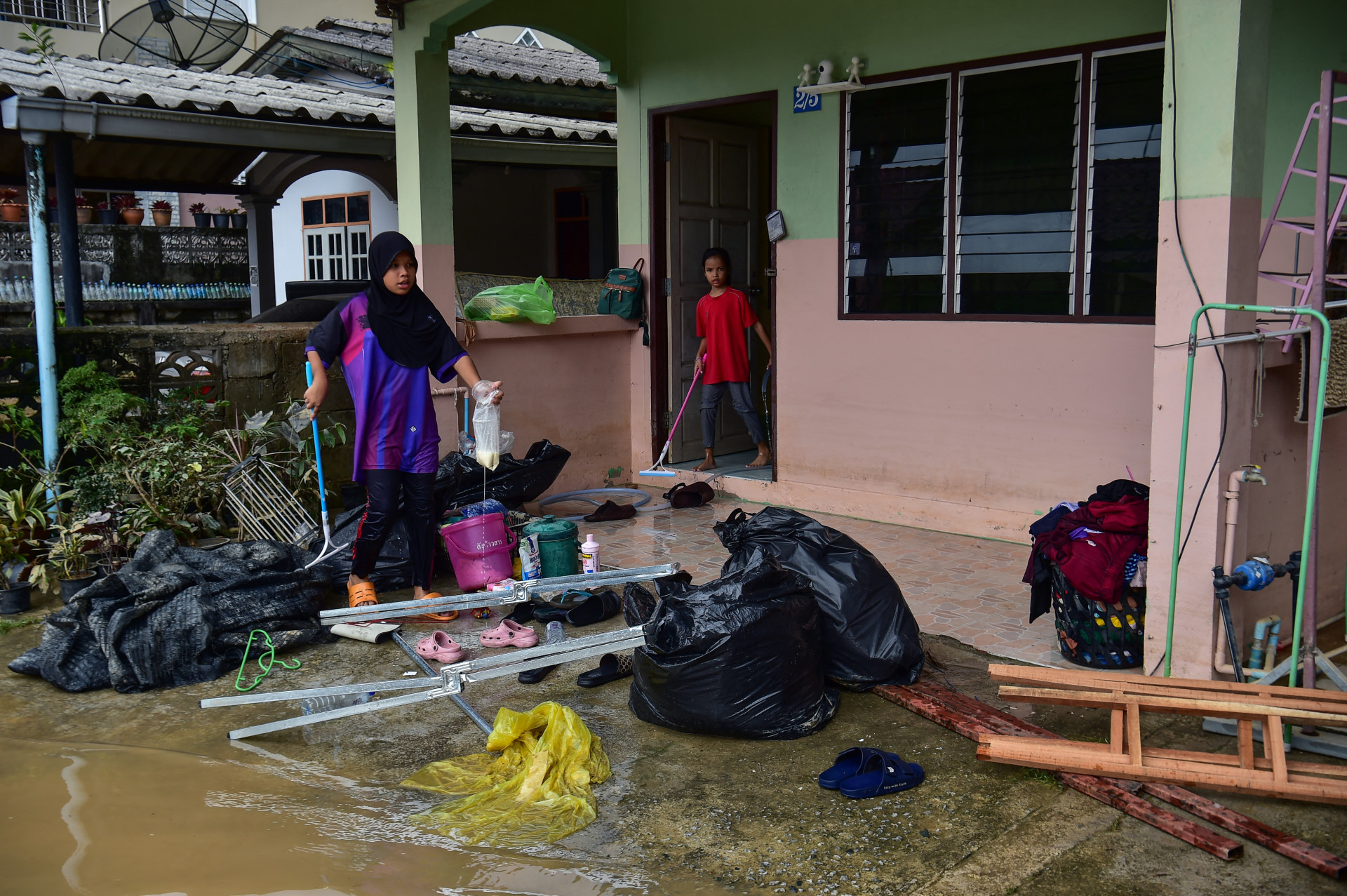 Tailândia enfrenta problemas com inundações desde 22 de dezembro - Madaree Tohlala/ AFP