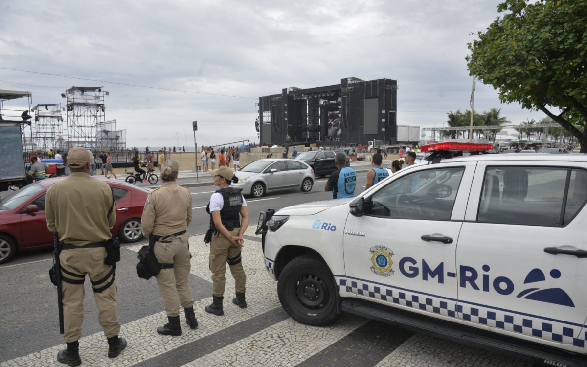 Agentes trabalharão com apoio de viaturas e reboques durante o Réveillon - Fábio Costa/Divulgação