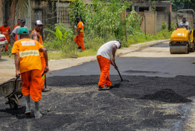 Prefeitura de Belford Roxo faz limpeza e operação tapa-buracos na Avenida Beira Rio