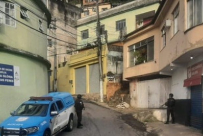 PM ocupa os Morros da Glória 1 e 2 em Angra 