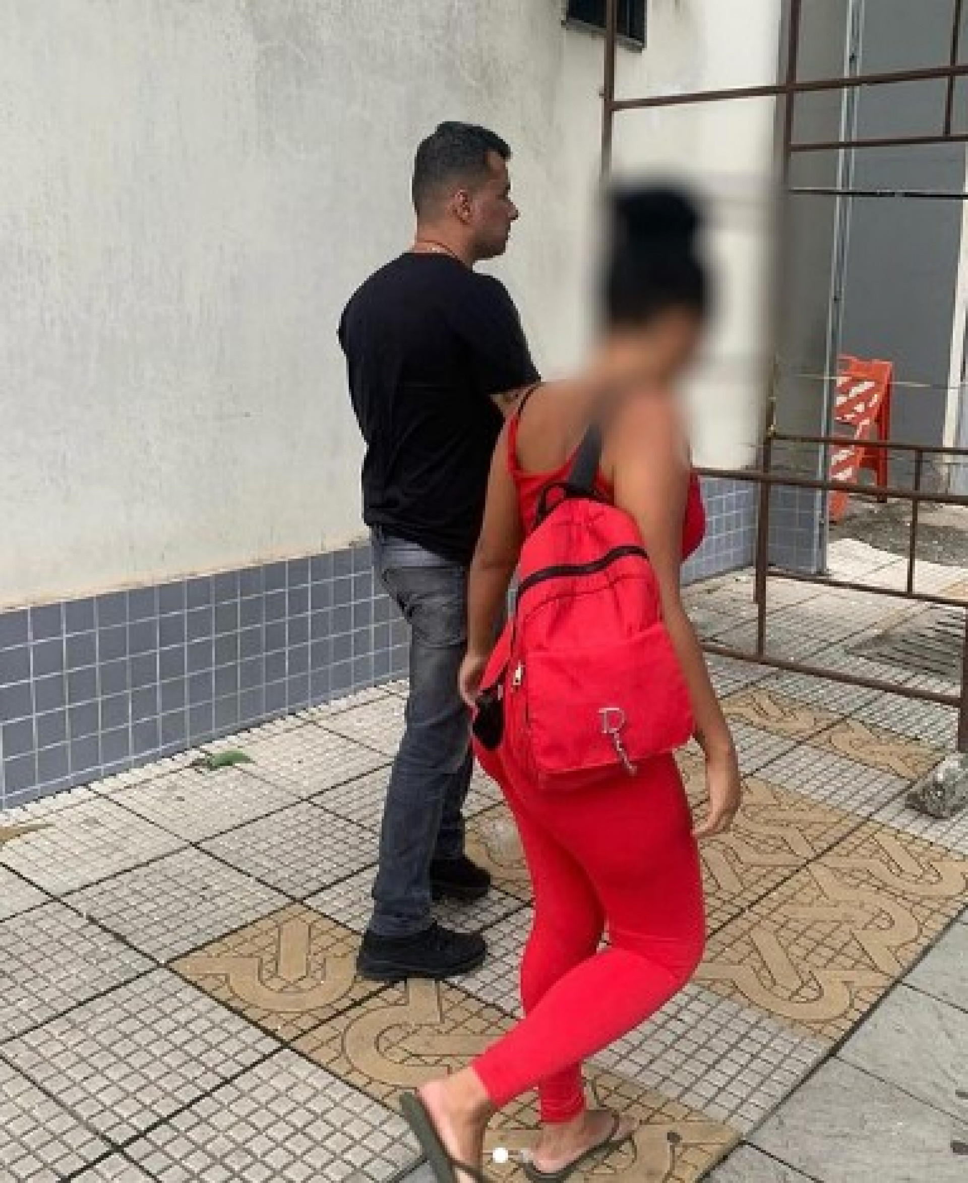 Mulher de 24 anos confessou na 93a DP ter pago R$ 120 em documento falsificado