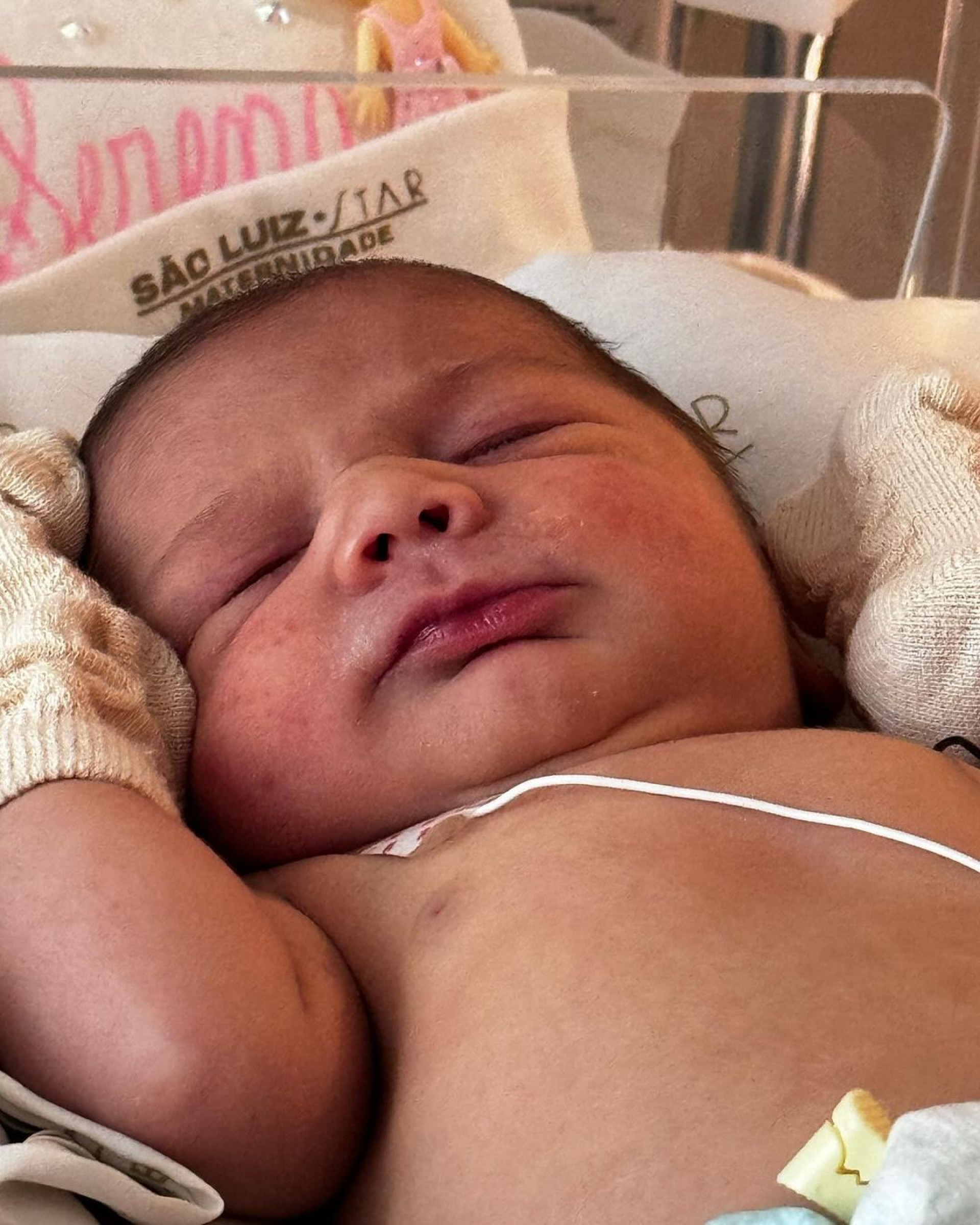 MC Mirella mostra o rosto de Serena pela primeira vez - Reprodução/Instagram