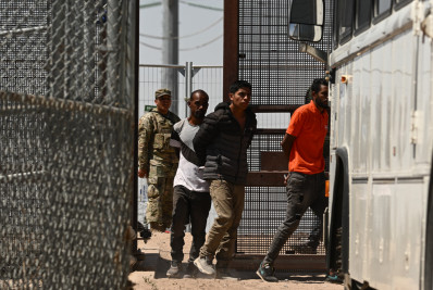 Governo de Trump afirma ter prendido mais de 300 mil imigrantes