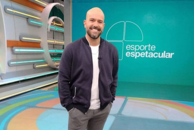 Ex-jogadores enfrentam sósias em 'pelada' de fim de ano