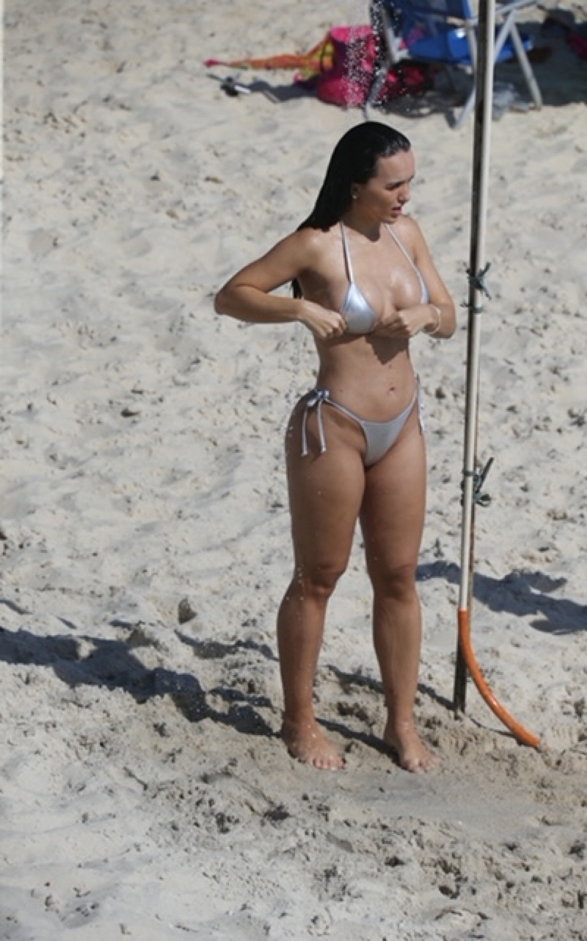 Rafa Kalimann curte dia de sol na Praia de São Conrado, na Zona Sul do Rio